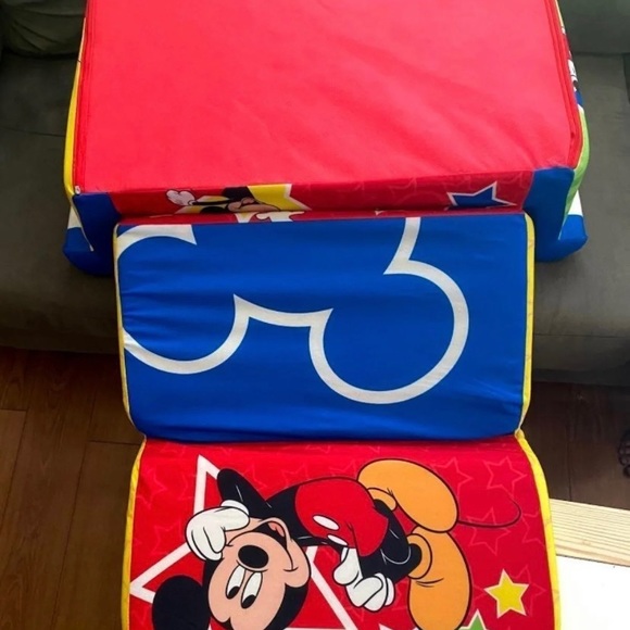 SOLD!! Mickey Mouse sofa - Picture 10 of 12